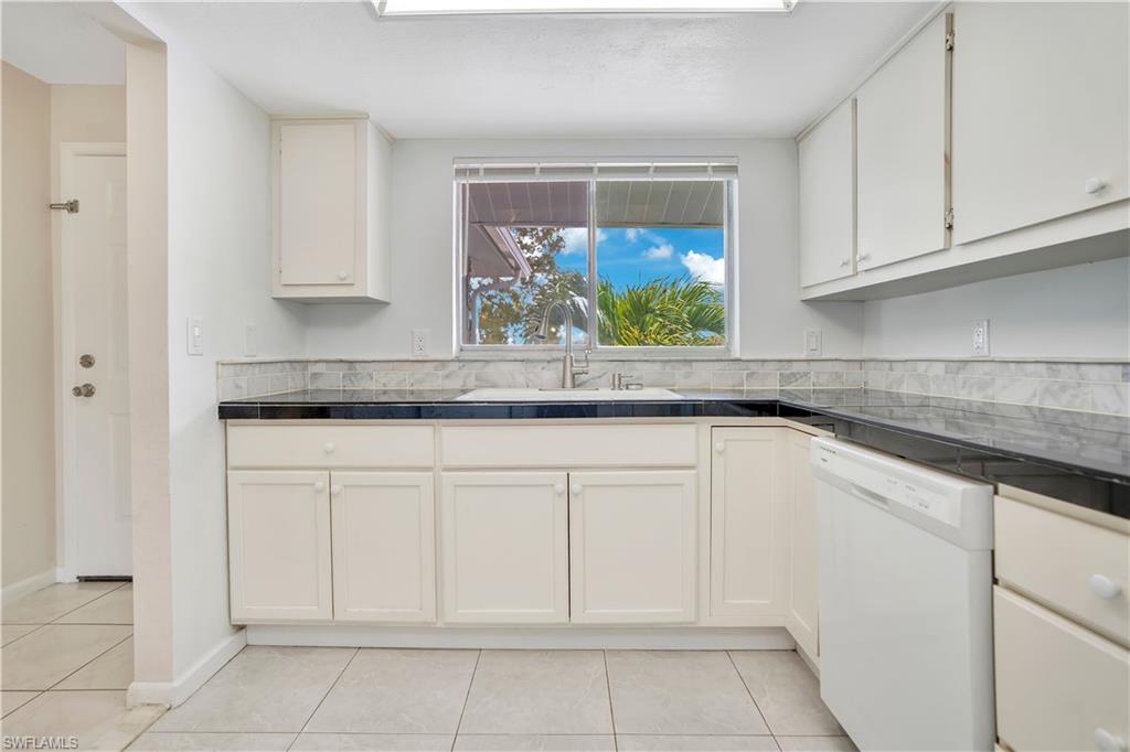 EGRET CONDO - Residential Lease