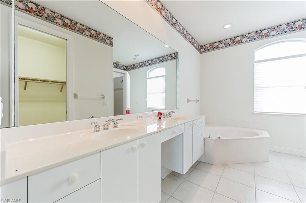 MARCO BEACH - Residential