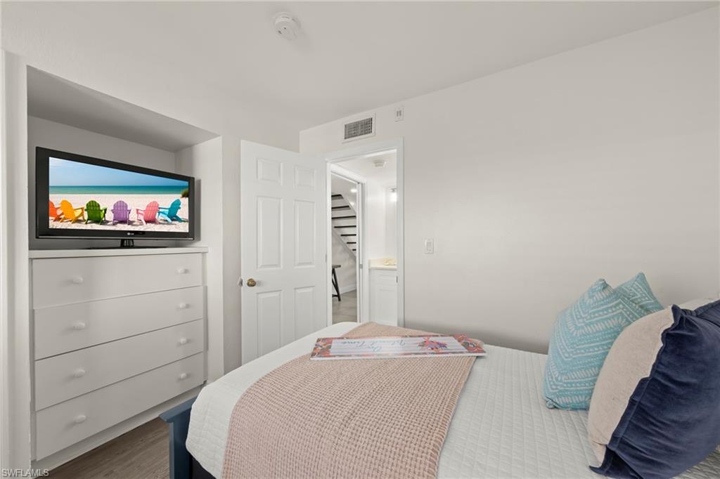 TENNIS VILLAS - Residential