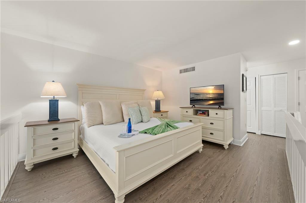 TENNIS VILLAS - Residential