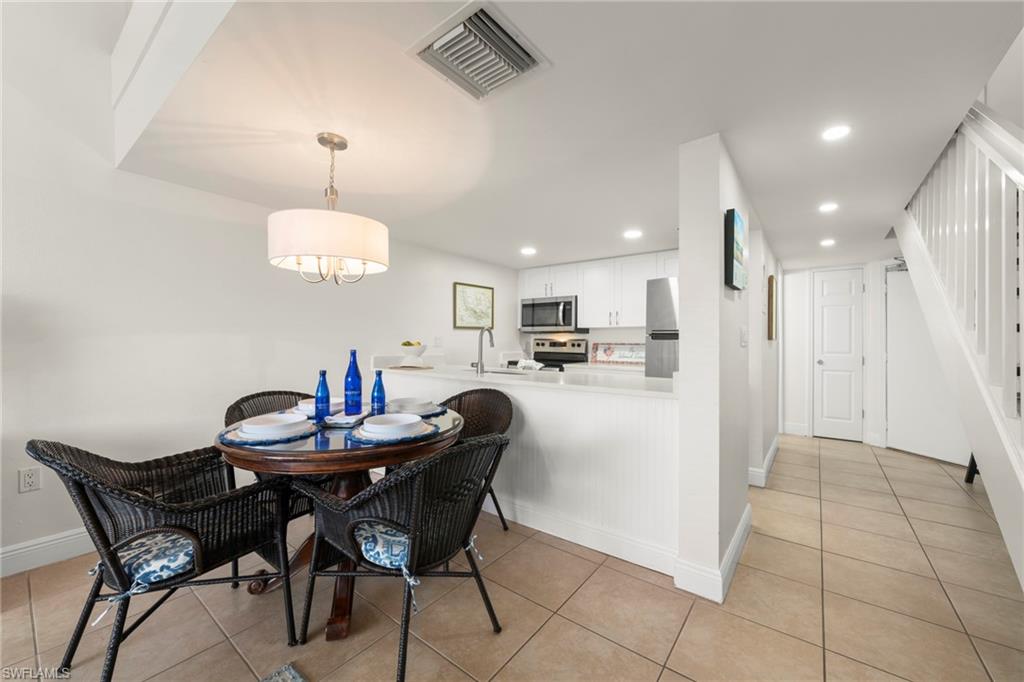 TENNIS VILLAS - Residential