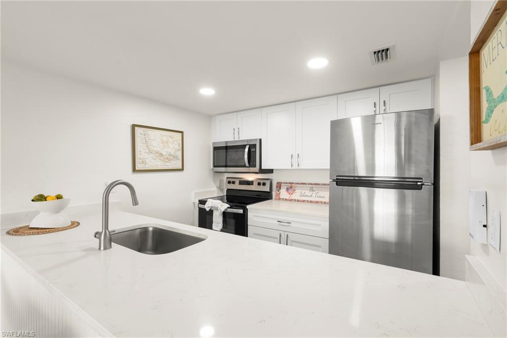 TENNIS VILLAS - Residential