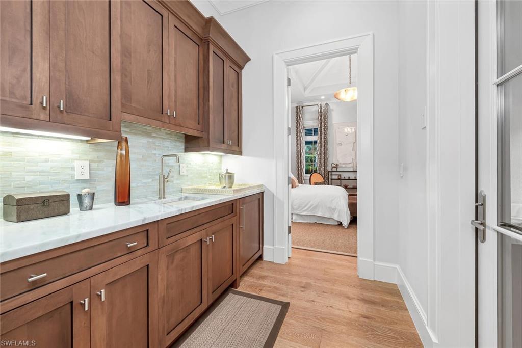 MOORINGS - Residential