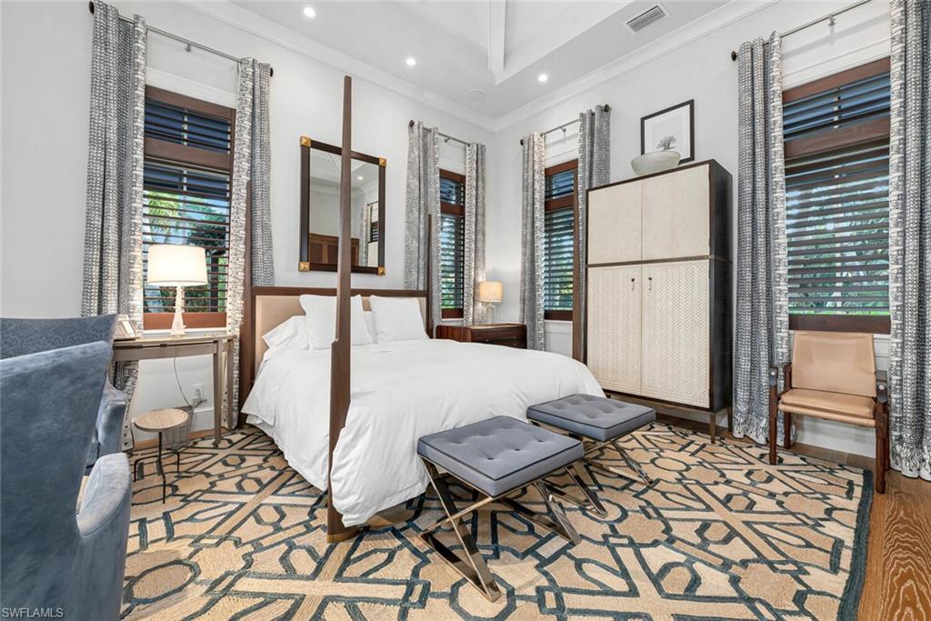 MOORINGS - Residential