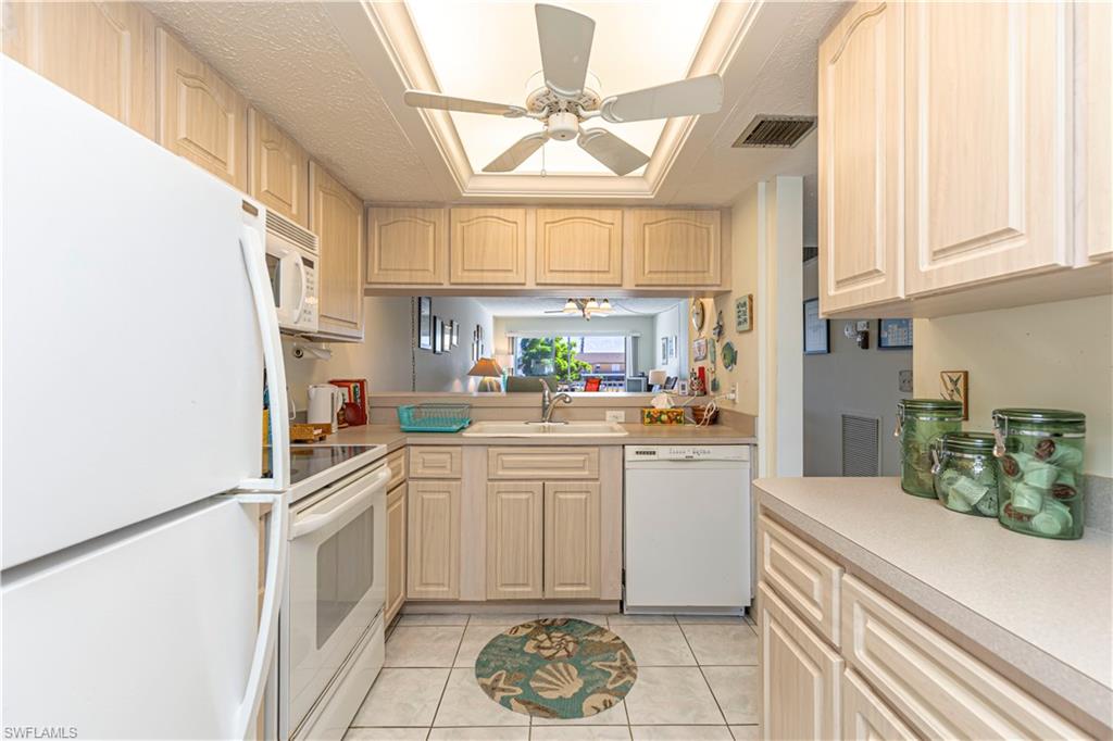 GONDOLIER CONDO - Residential