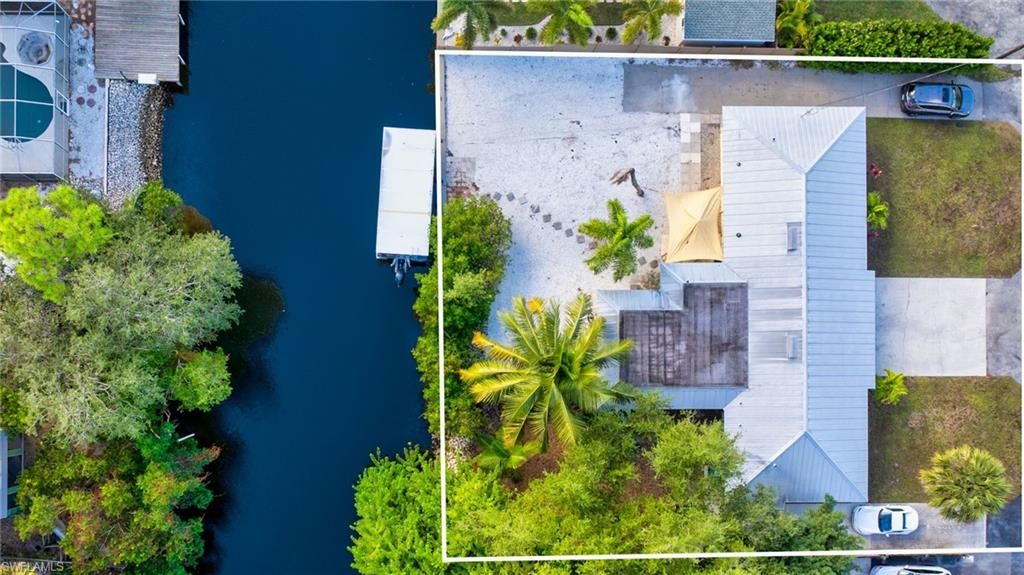 Photo of 2772 Riverview DR, NAPLES, FL 34112 (MLS # 225082708)