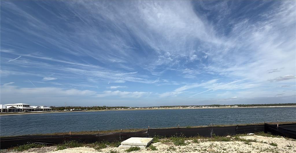 SEVEN SHORES - Residential