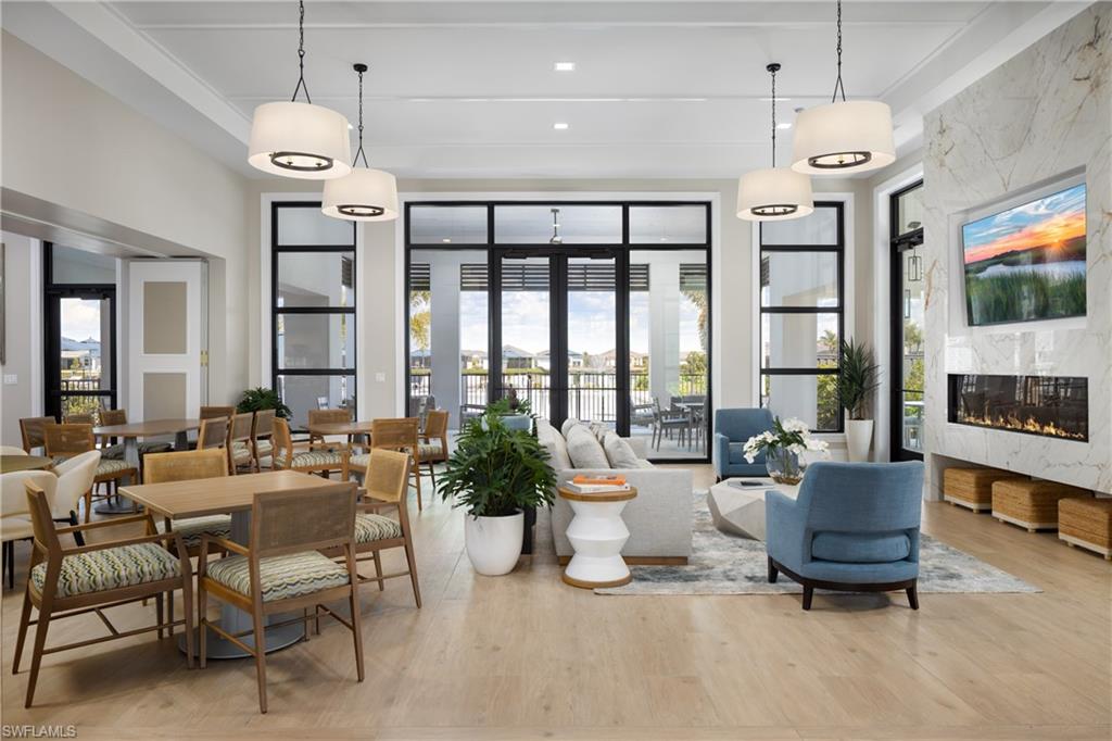 SEVEN SHORES - Residential