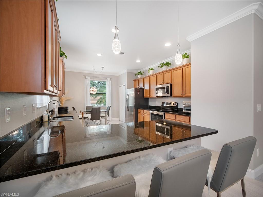 PROMENADE WEST - Residential