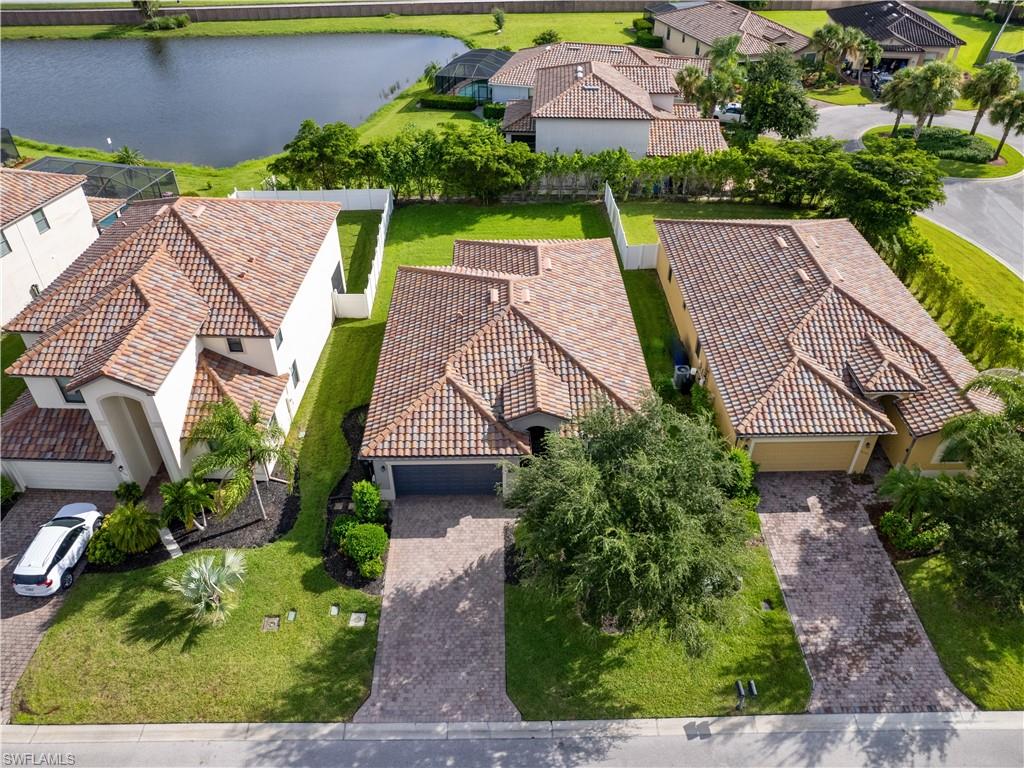 PROMENADE WEST - Residential