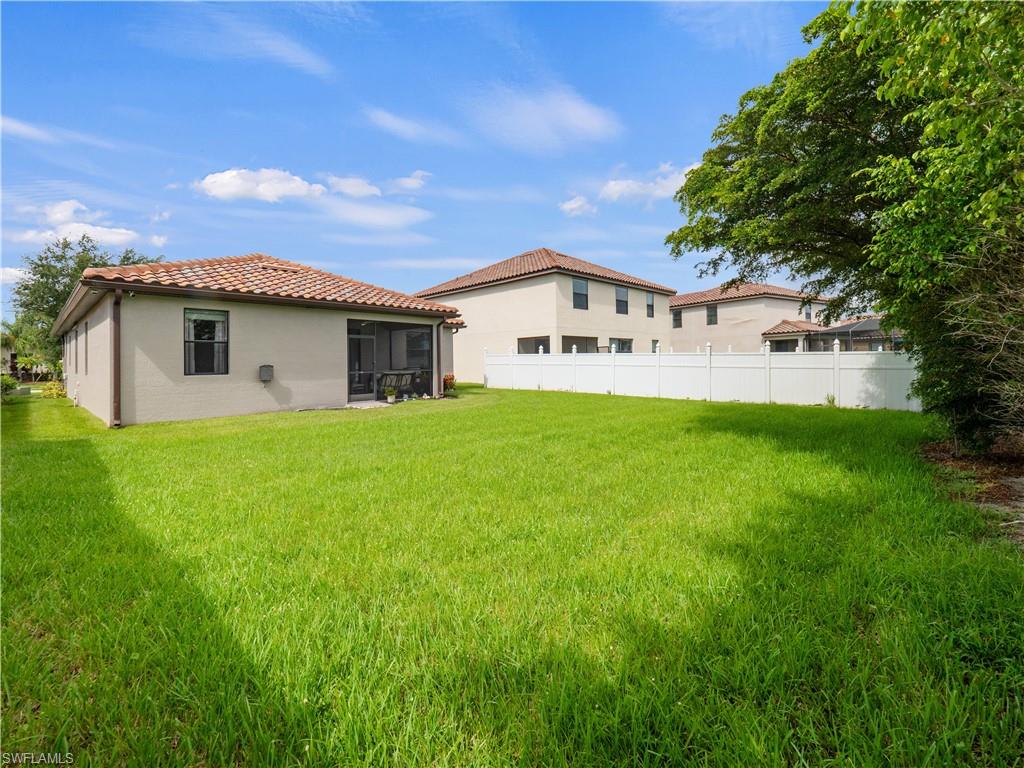 PROMENADE WEST - Residential