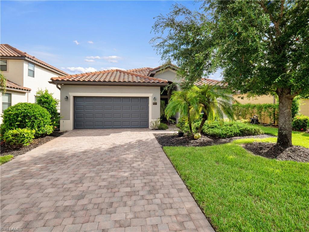 PROMENADE WEST - Residential