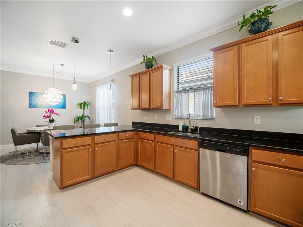 PROMENADE WEST - Residential