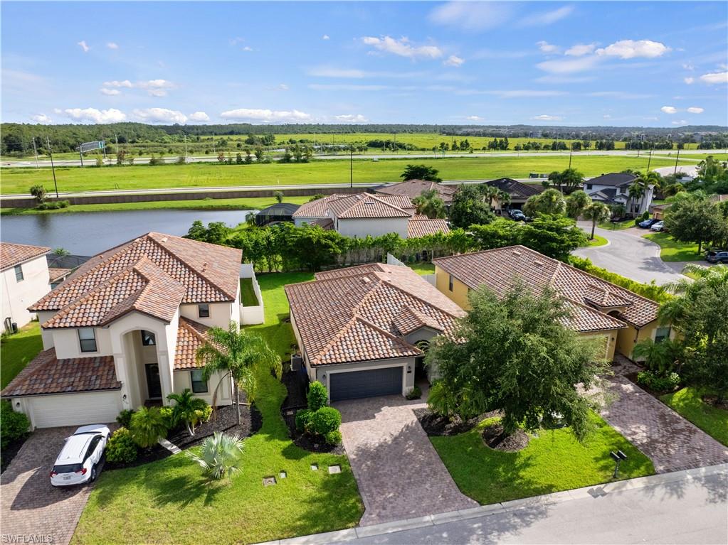 PROMENADE WEST - Residential