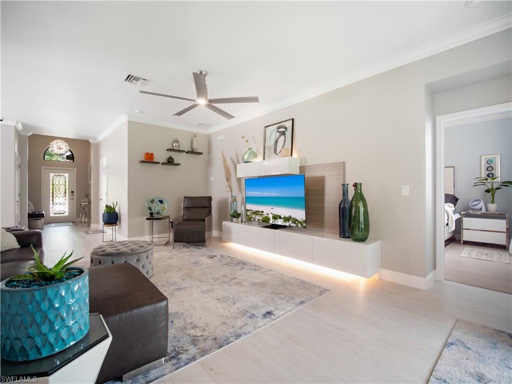 PROMENADE WEST - Residential