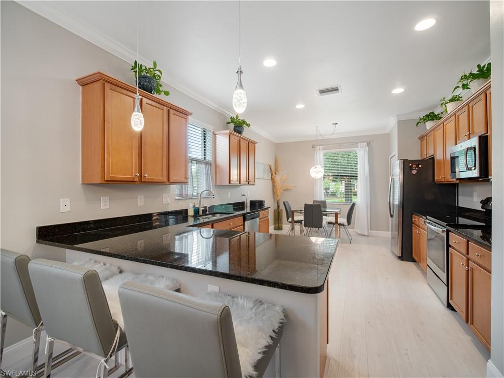 PROMENADE WEST - Residential