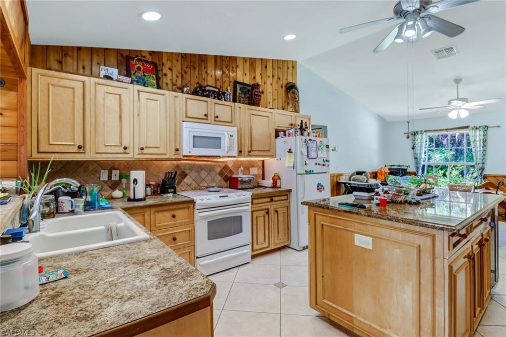 GOLDEN GATE ESTATES - Residential