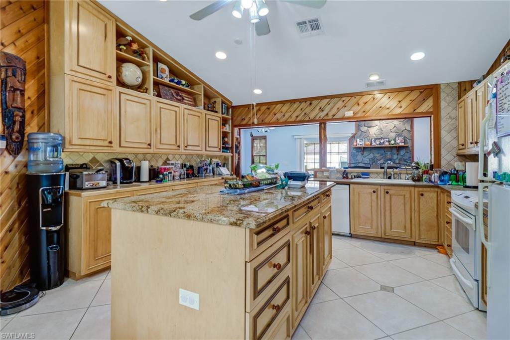 GOLDEN GATE ESTATES - Residential