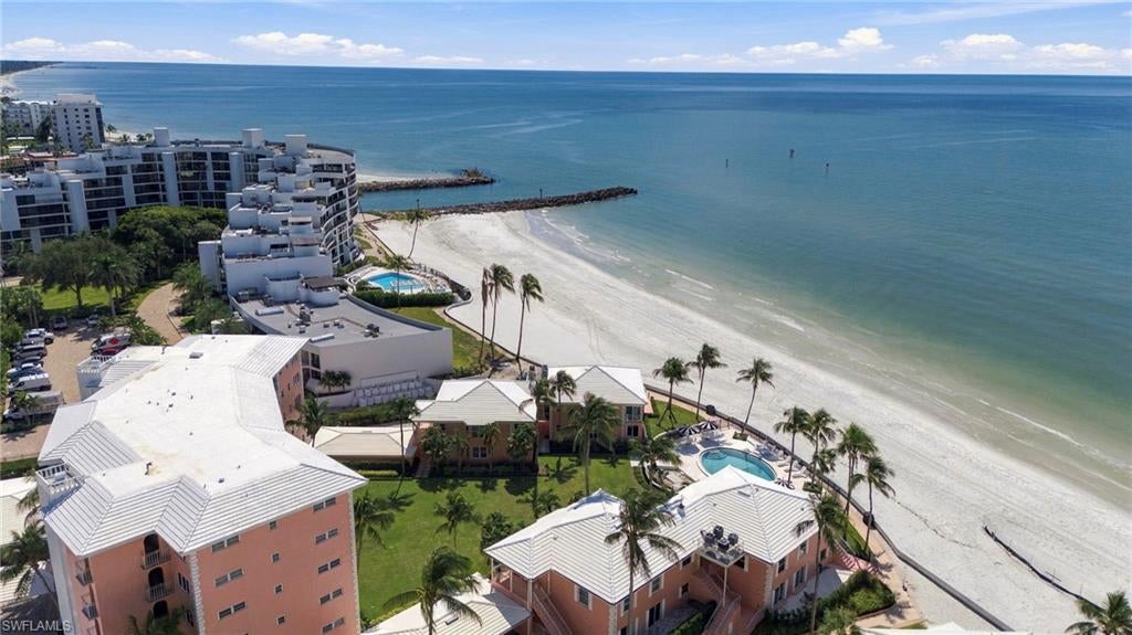 2401 Gulf Shore BLVD N 52