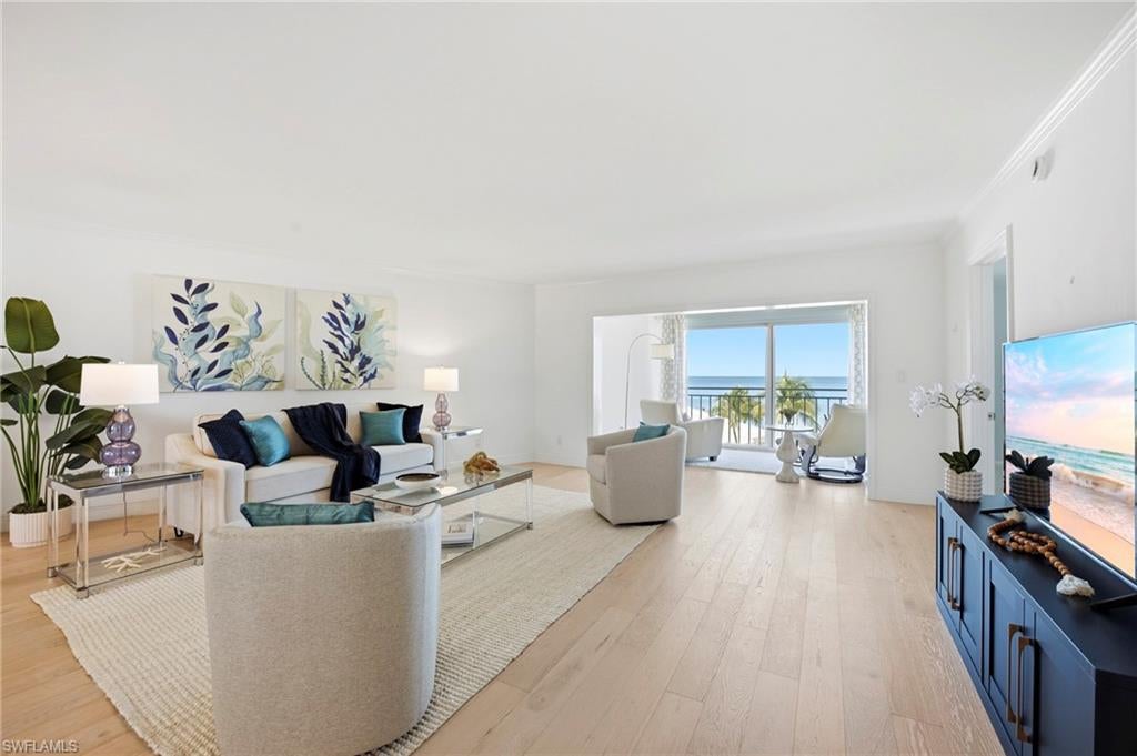 2401 Gulf Shore BLVD N 52