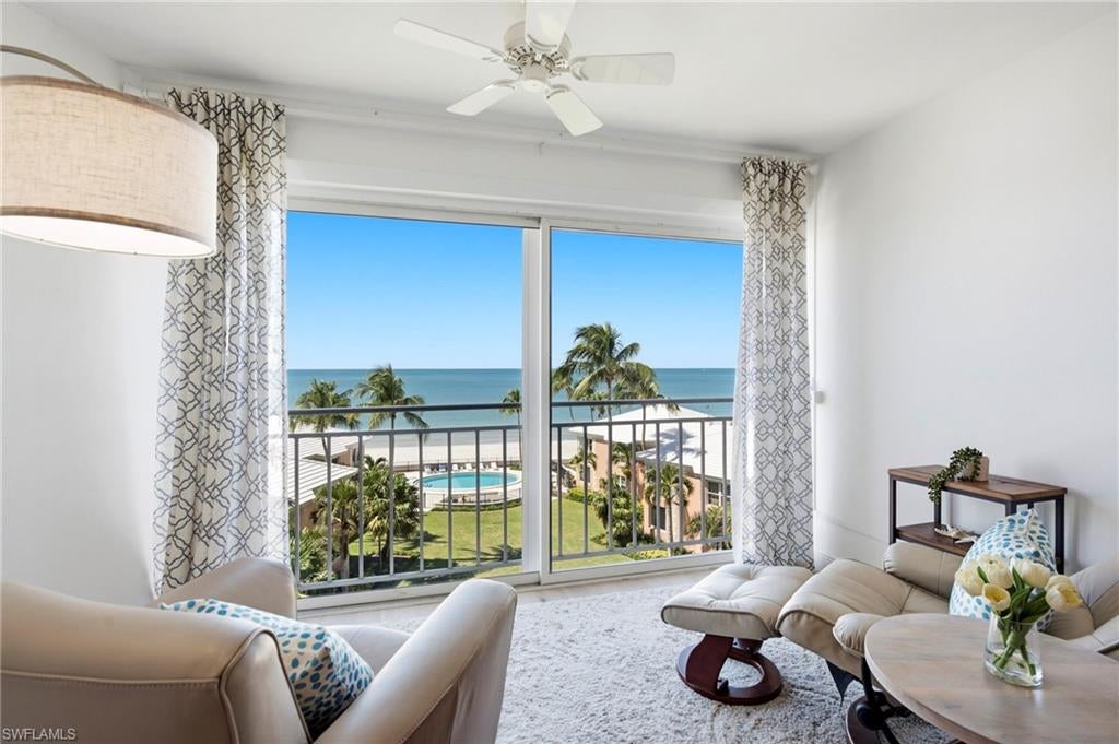 2401 Gulf Shore BLVD N 52