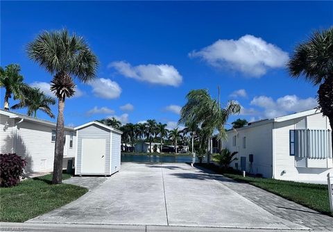 1154 Silver Lakes BLVD NAPLES FL 34114