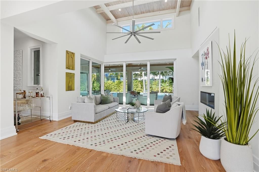 Photo of 185 North Lake DR, NAPLES, FL 34102 (MLS # 225082735)