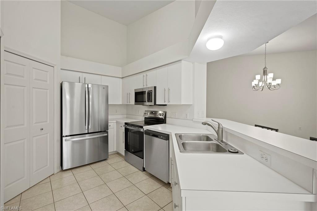 WORLD TENNIS CENTER - Residential Lease