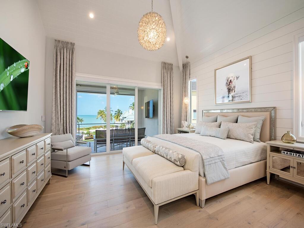 BAREFOOT BEACH - Residential