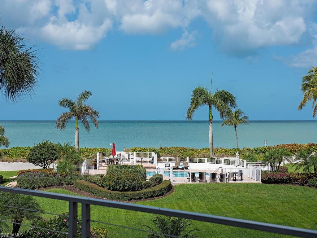 BAREFOOT BEACH - Residential