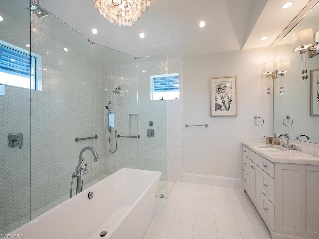 BAREFOOT BEACH - Residential