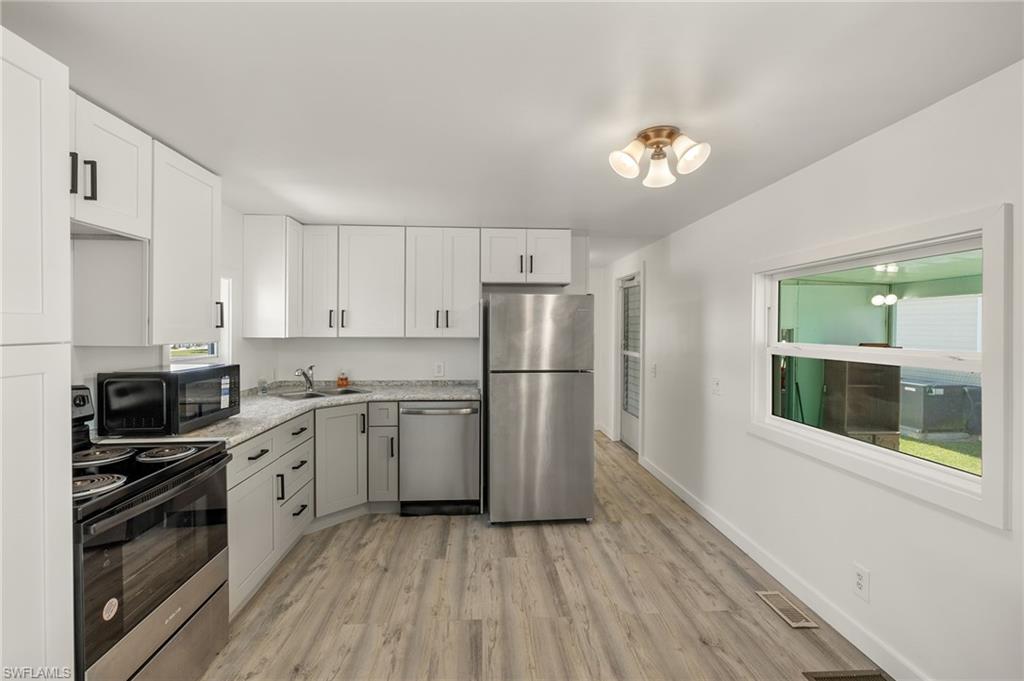 THUNDERBIRD MOBILE HOMES - Residential