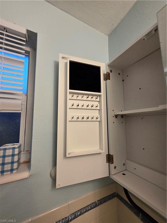 FORT MYERS SHORES - Residential