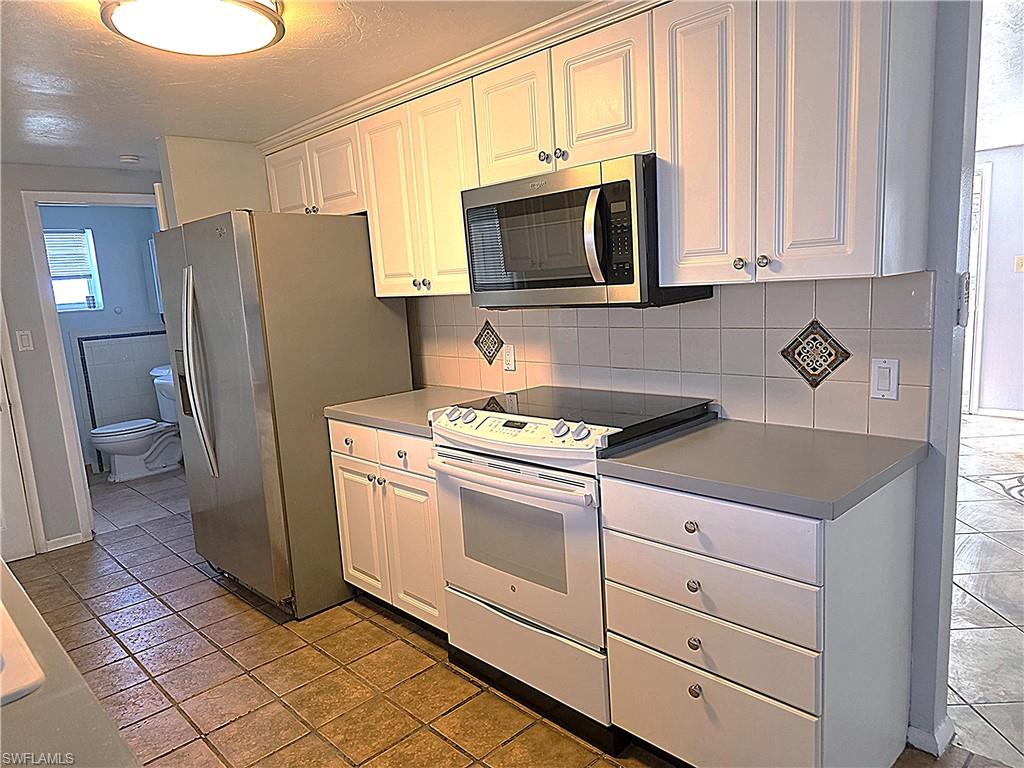 FORT MYERS SHORES - Residential