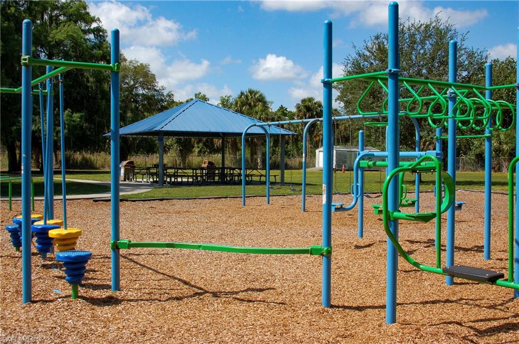 FORT MYERS SHORES - Residential