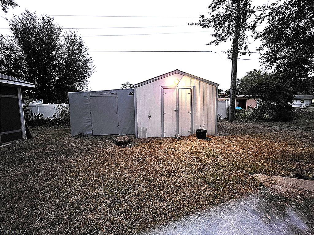 FORT MYERS SHORES - Residential