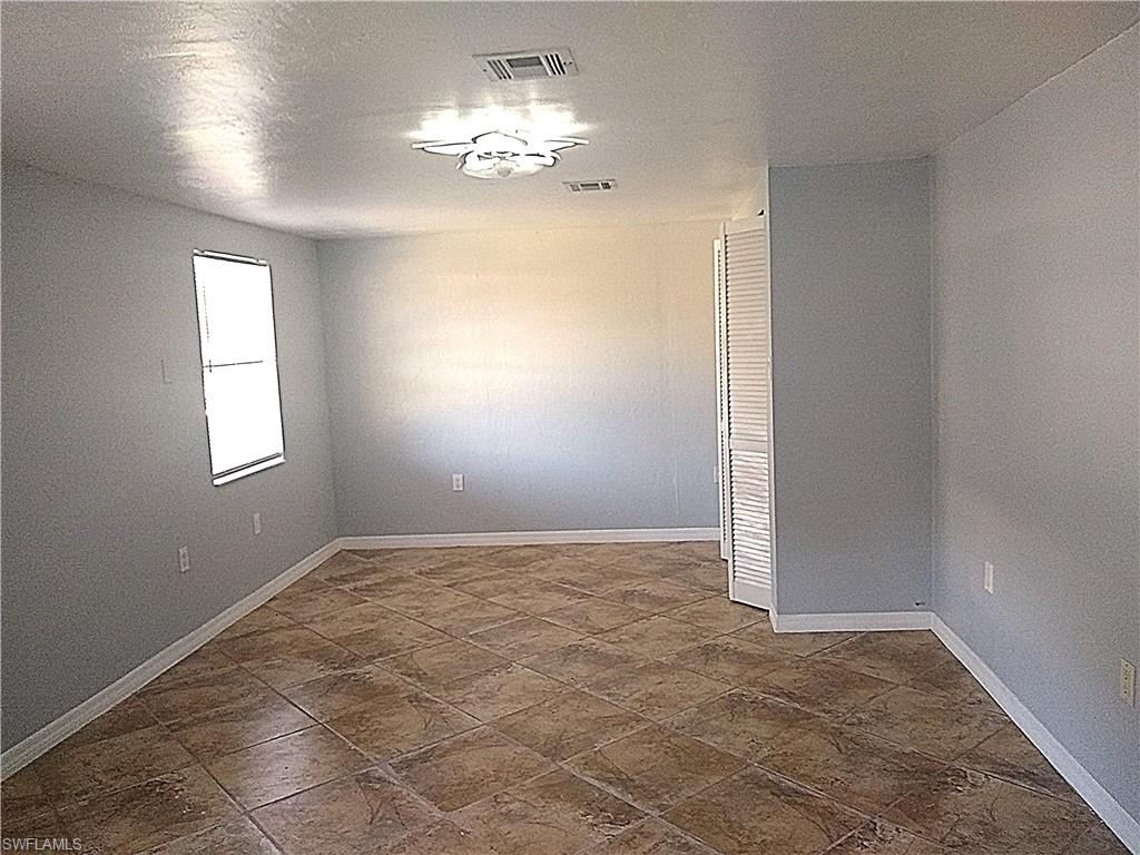 FORT MYERS SHORES - Residential