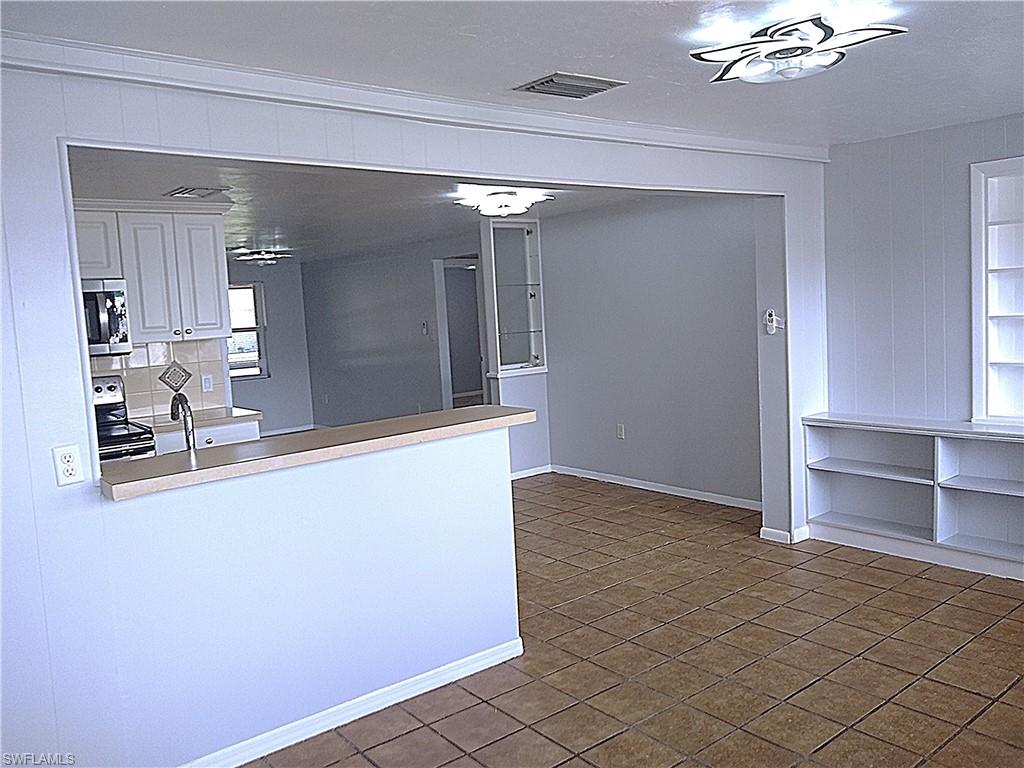 FORT MYERS SHORES - Residential