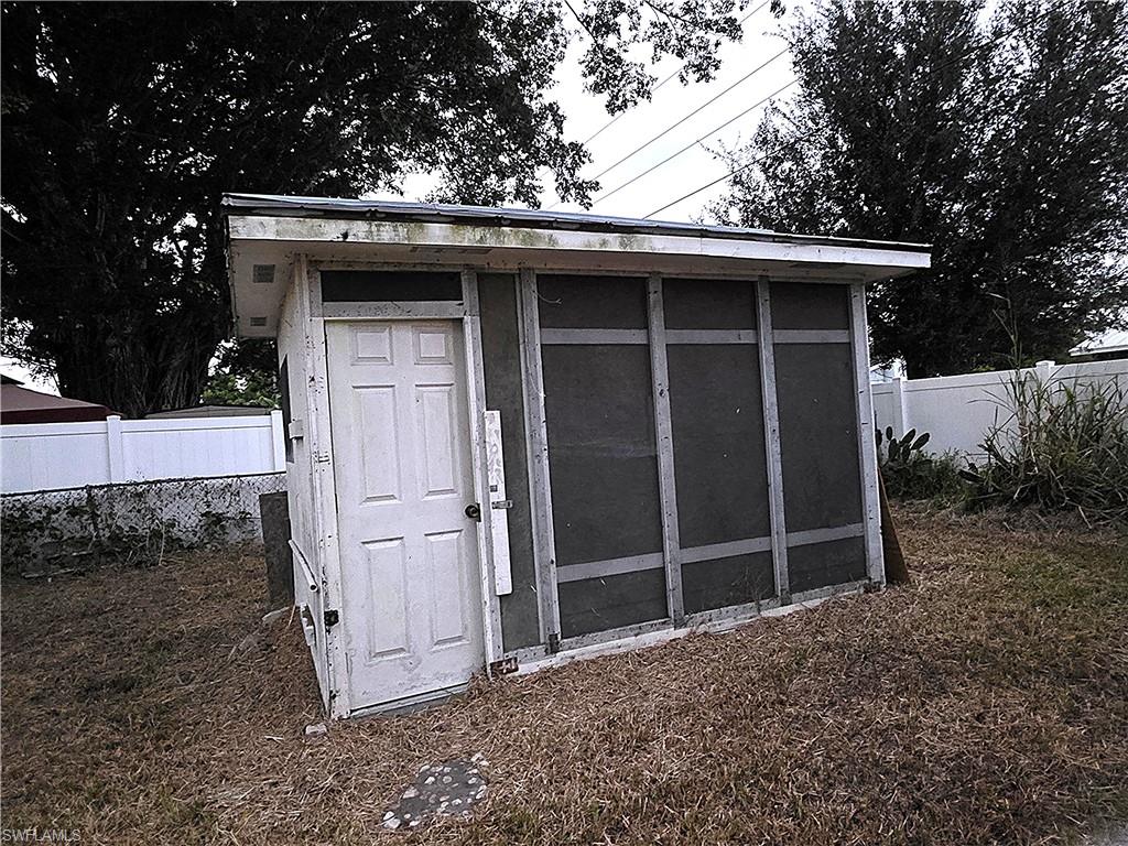 FORT MYERS SHORES - Residential