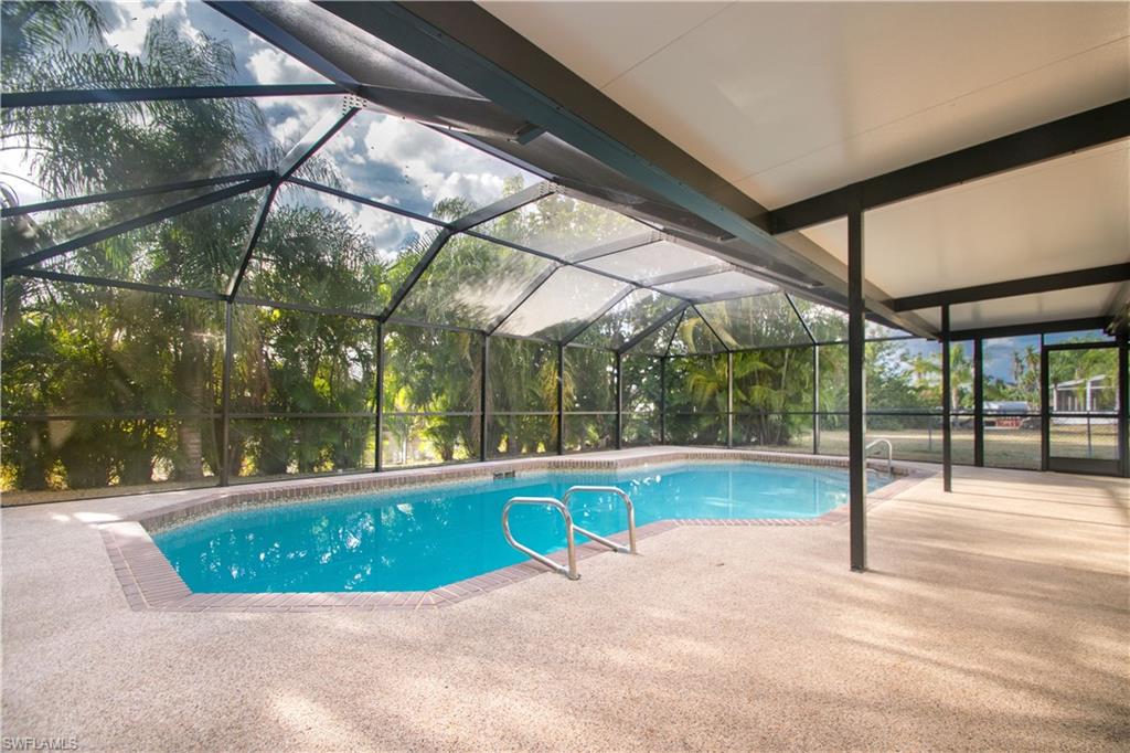 FORT MYERS SHORES - Residential