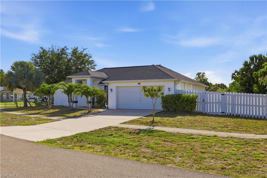 1082 Ridgeway DR