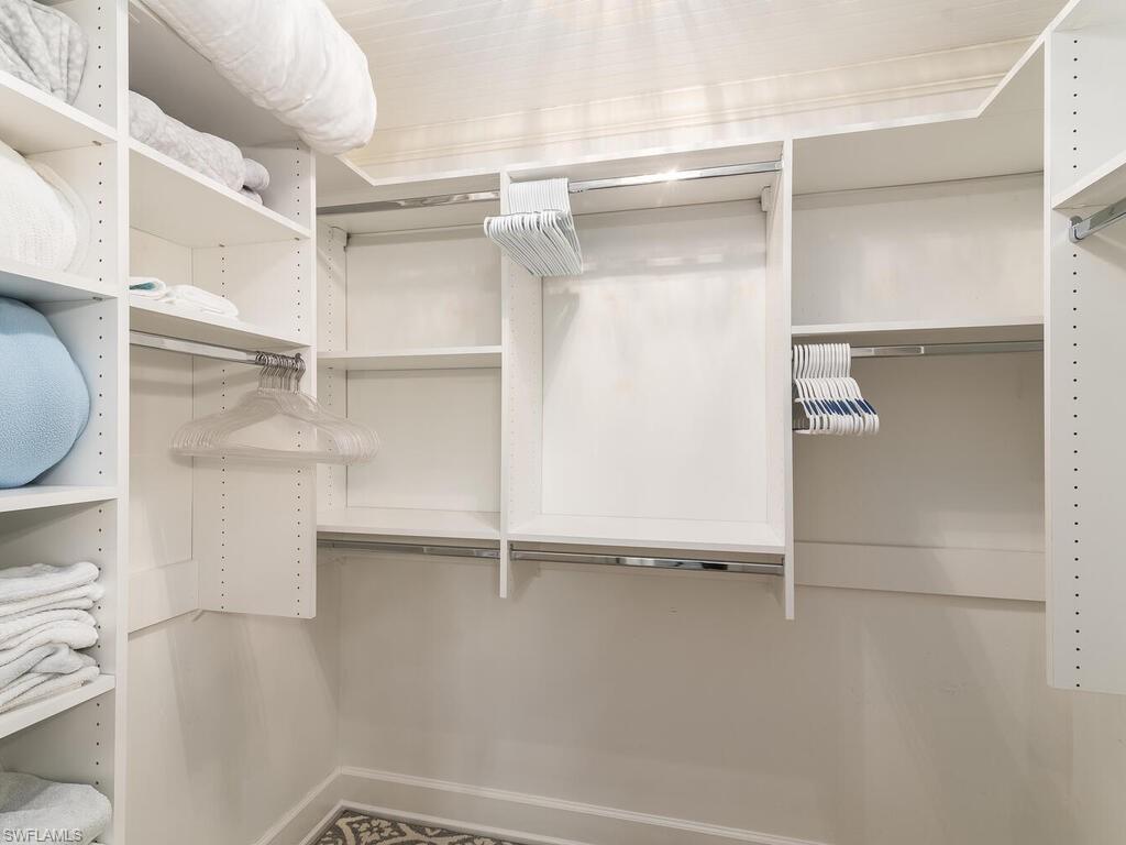 SWAN LAKE CLUB - Residential Lease