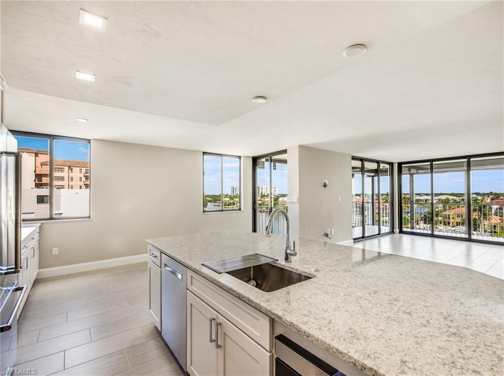 VANDERBILT BAY - Residential