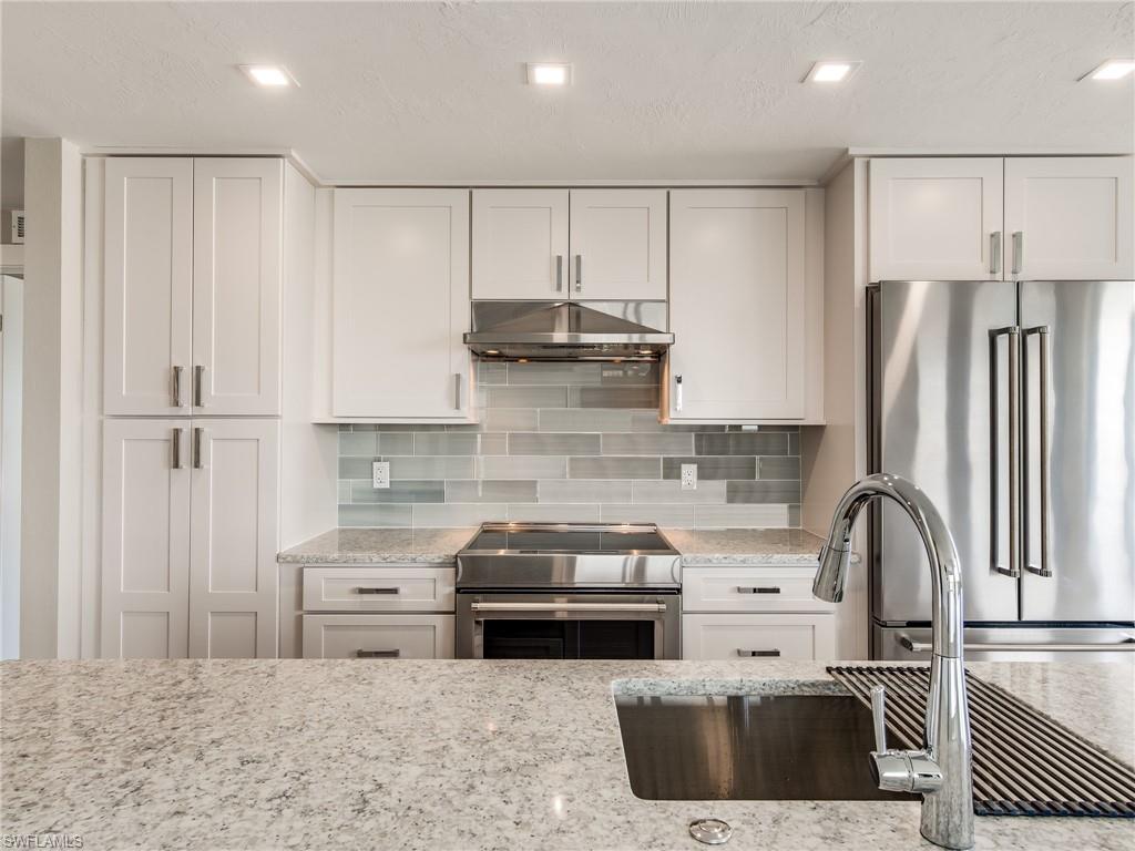 VANDERBILT BAY - Residential