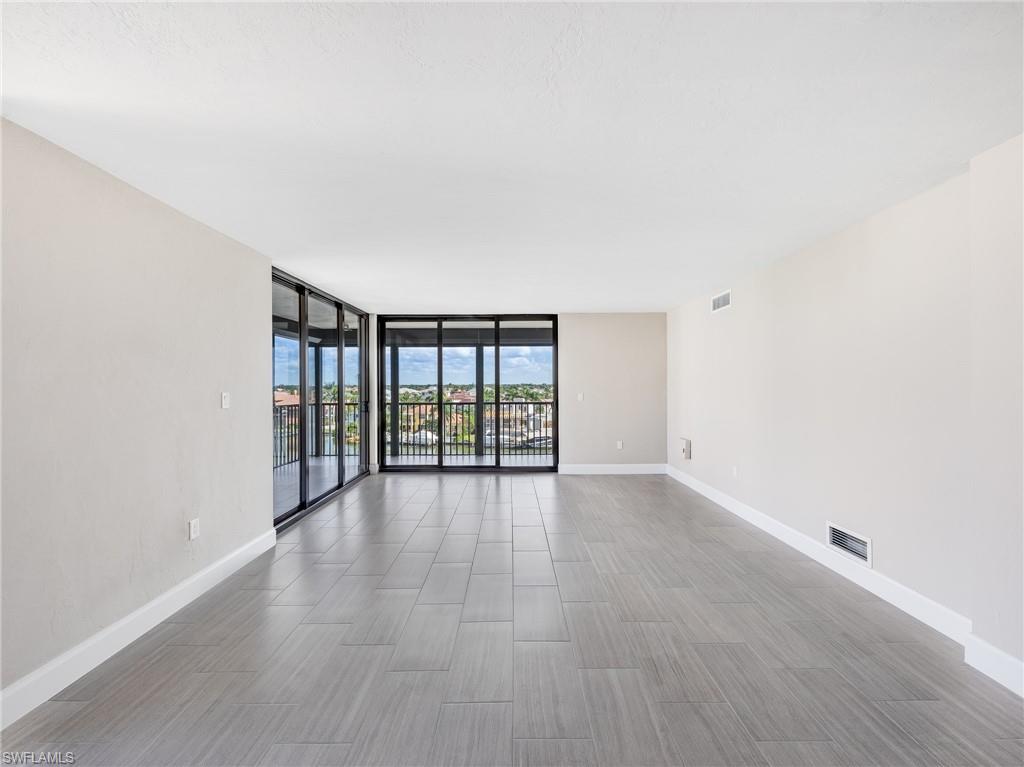 VANDERBILT BAY - Residential