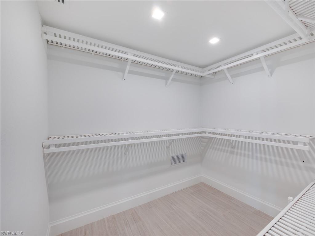 VANDERBILT BAY - Residential