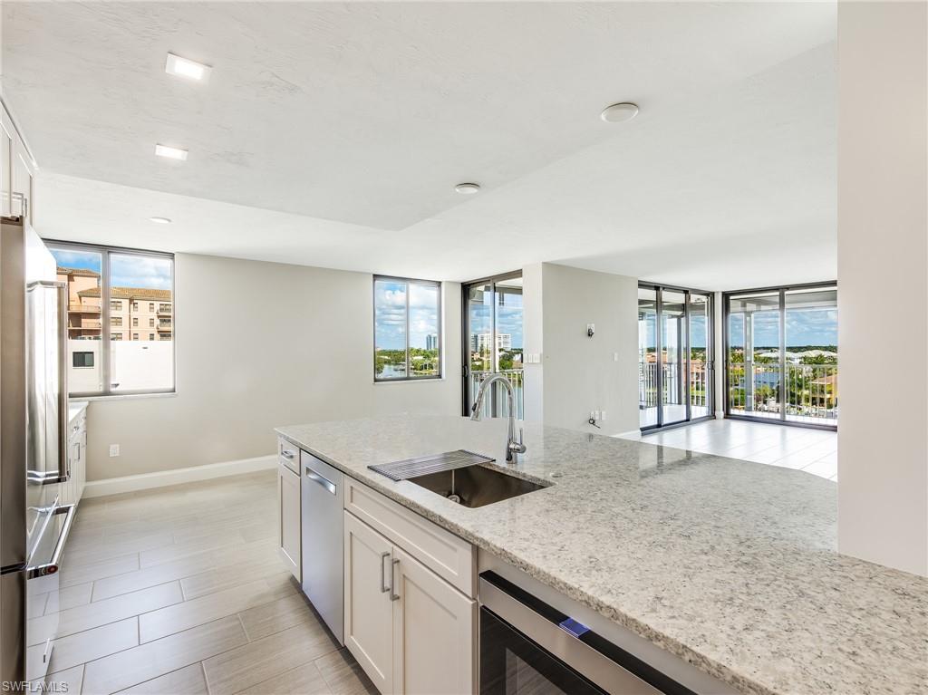 VANDERBILT BAY - Residential