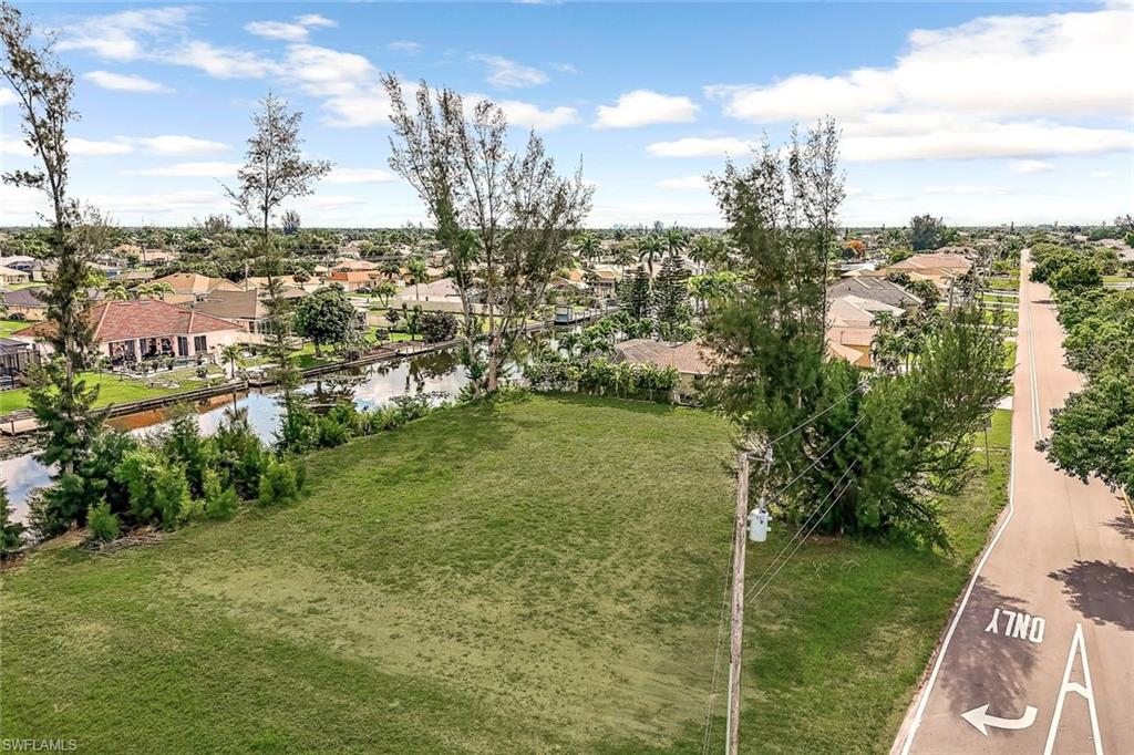 CAPE CORAL - Land