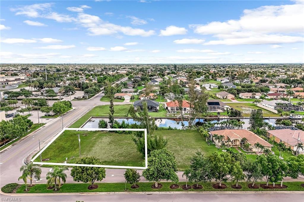 CAPE CORAL - Land