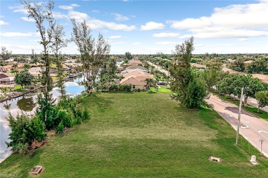 CAPE CORAL - Land